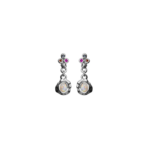 Taya ørestikker fra Maanesten i sterling sølv med opal og zirconia