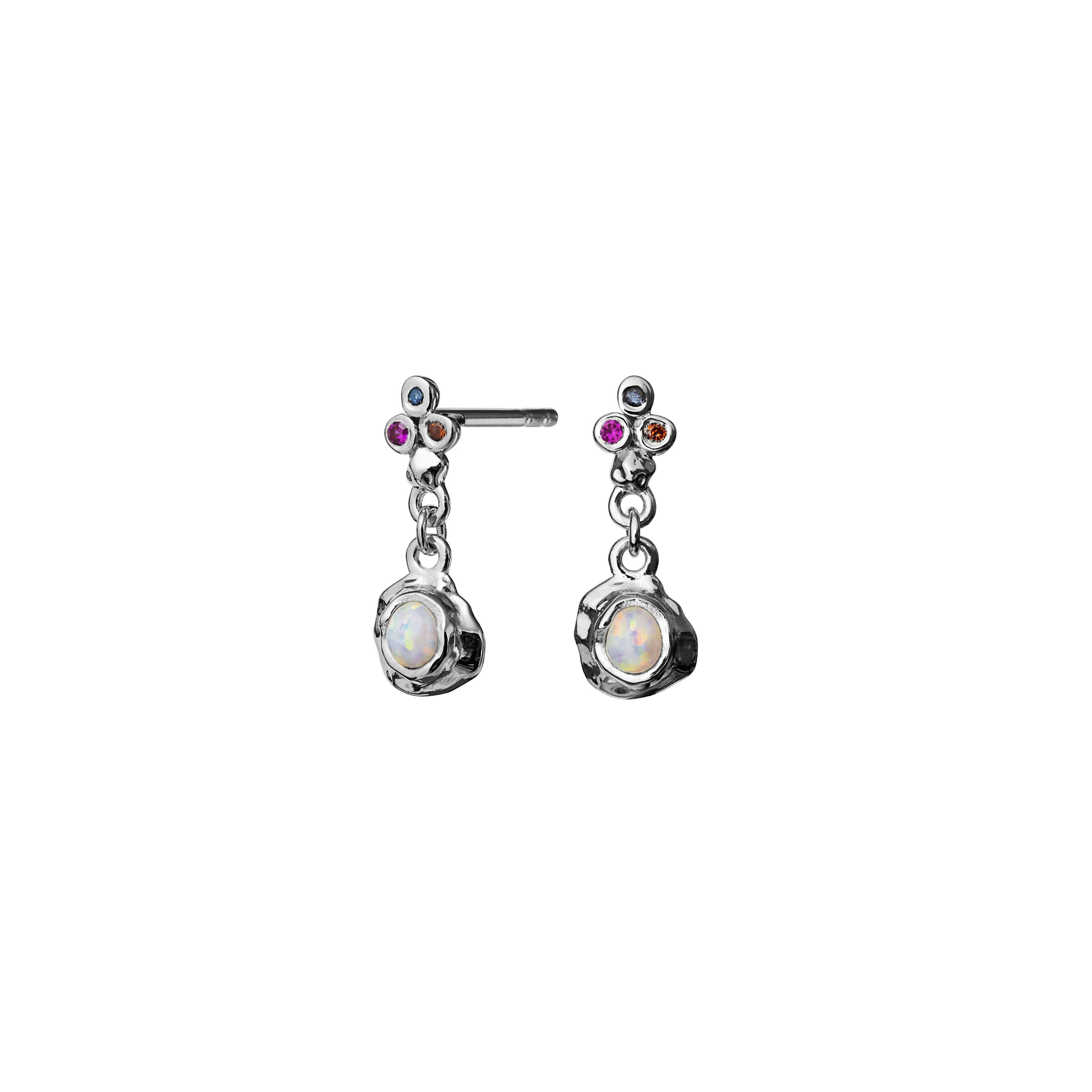 Taya ørestikker fra Maanesten i sterling sølv med opal og zirconia