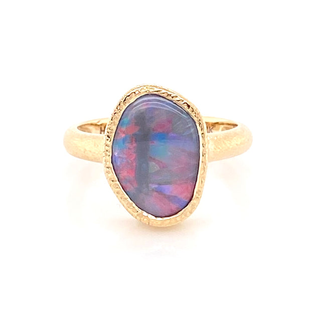 Fantastisk ring med ægte solid opal fra vores opal mine i Lightning Ridge, Australien. Kommer med oprindelses certifikat. 