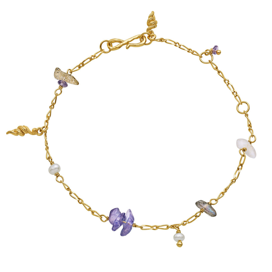 Vilma armbånd fra Maanesten. Forgyldt sølv med sten og perler.