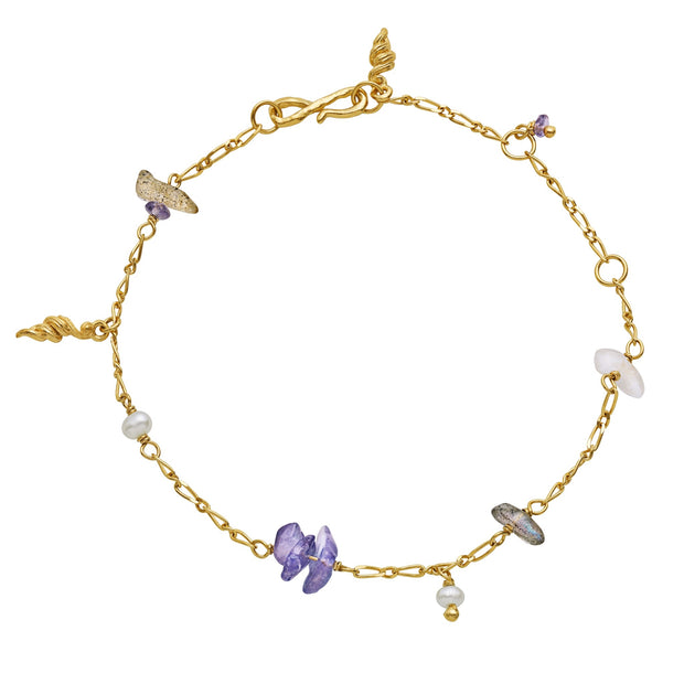 Vilma armbånd fra Maanesten. Forgyldt sølv med sten og perler.